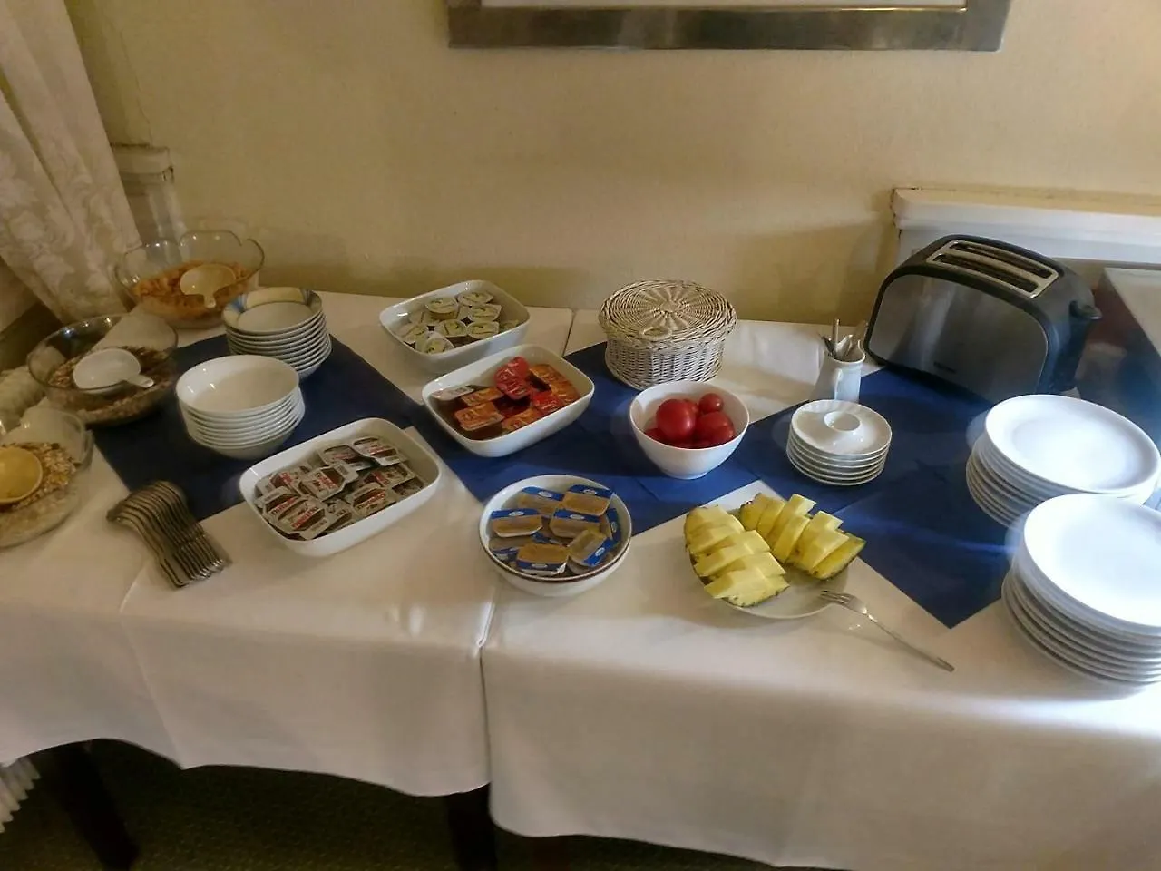 Schloss Hotel Gbr Dusseldorf 3*,