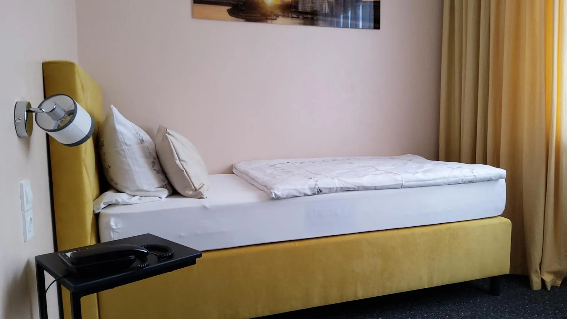 Schloss Hotel Gbr Dusseldorf